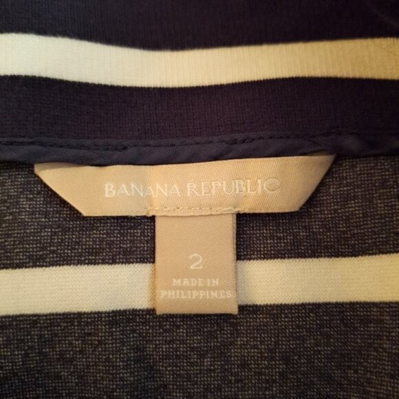 Banana Republic Women's Striped Pencil Skirt in Navy and White with Red Trim - Picture 5 of 7